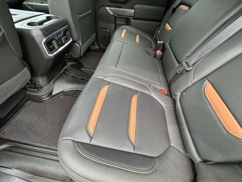 Used 2022 GMC Sierra 2500 AT4 w/ AT4 Premium Plus Package AWD/4WD image 12