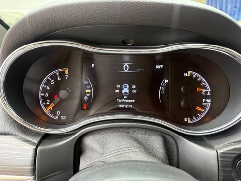 Used 2020 Jeep Grand Cherokee Limited AWD/4WD image 27