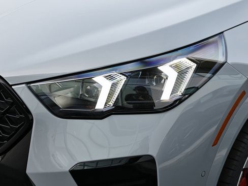 New 2026 BMW X2 xDrive28i w/ Technology Package image 12