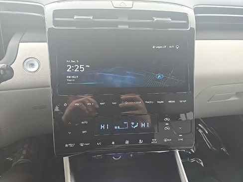 Used 2024 Hyundai Tucson Limited image 21