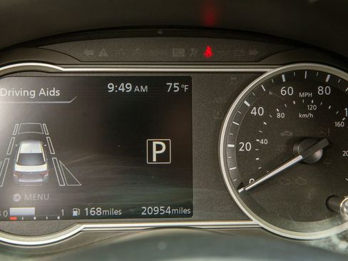 Used 2024 Nissan Versa SV w/ Trunk Package FWD image 18