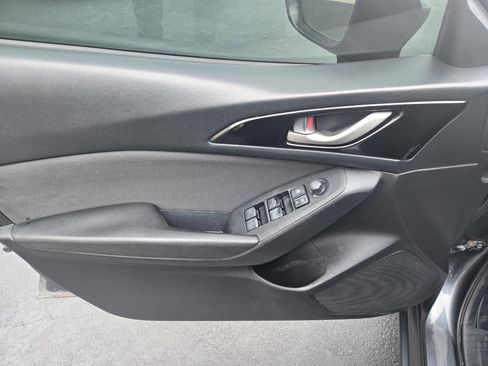 Used 2014 MAZDA MAZDA3 i Touring image 17