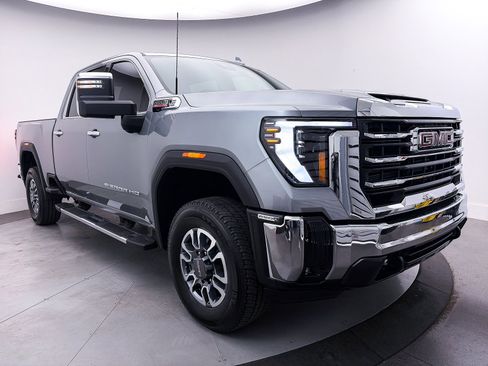 Used 2024 GMC Sierra 2500 SLT w/ Max Trailering Package image 10