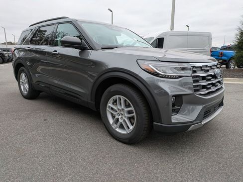 New 2026 Ford Explorer Active w/ Active Comfort Package image 2