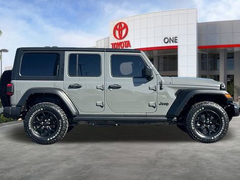 Used 2022 Jeep Wrangler Unlimited Sport AWD/4WD image 3