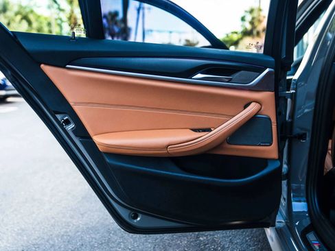 Used 2021 BMW 530i w/ M Sport Package image 29