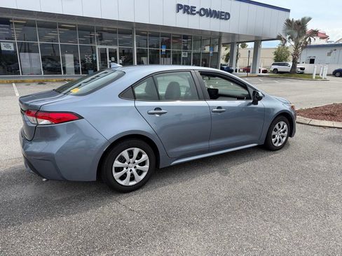 Used 2022 Toyota Corolla LE FWD image 30