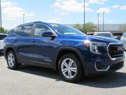 Used 2022 GMC Terrain SLE w/ Driver Convenience Package
