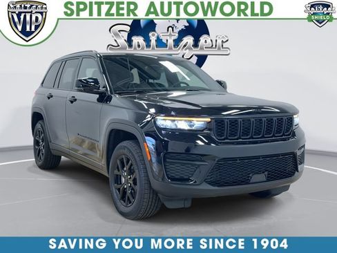 Used 2025 Jeep Grand Cherokee Altitude AWD/4WD image 1