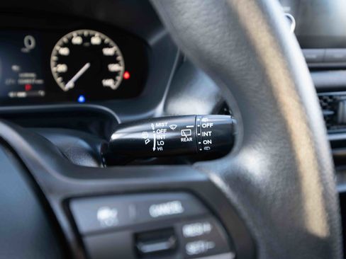 Certified 2024 Honda HR-V LX image 14