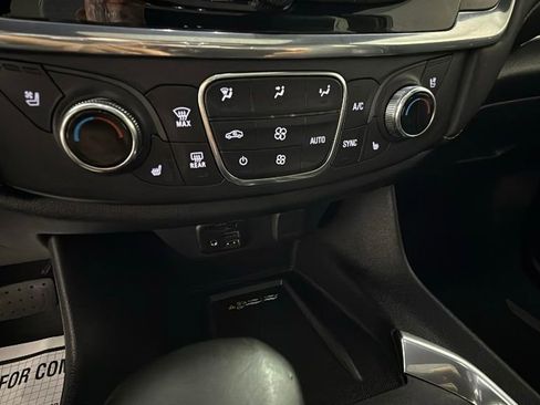 Used 2023 Chevrolet Traverse Premier w/ Redline Edition image 18