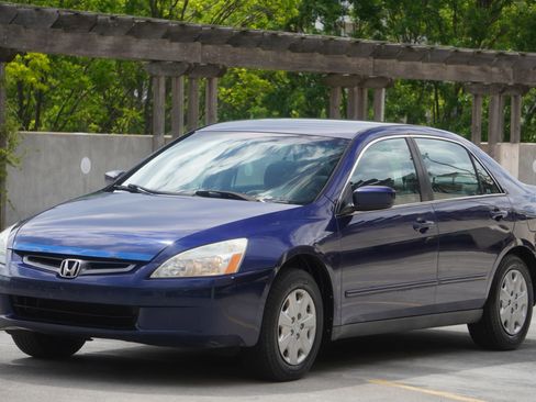 Used 2004 Honda Accord LX image 3