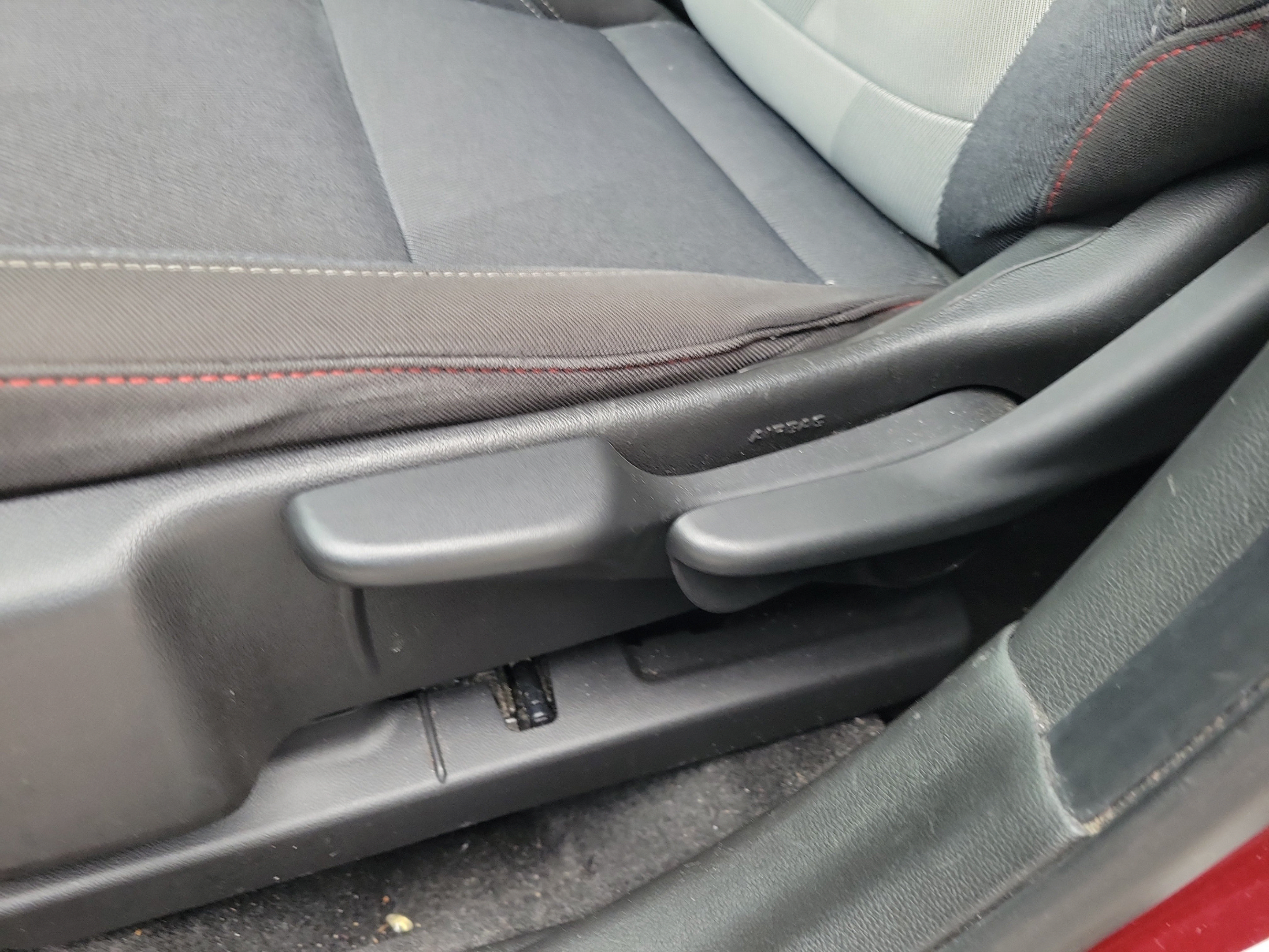 Used 2024 Chevrolet Trax RS w/ Sunroof Package FWD image 15
