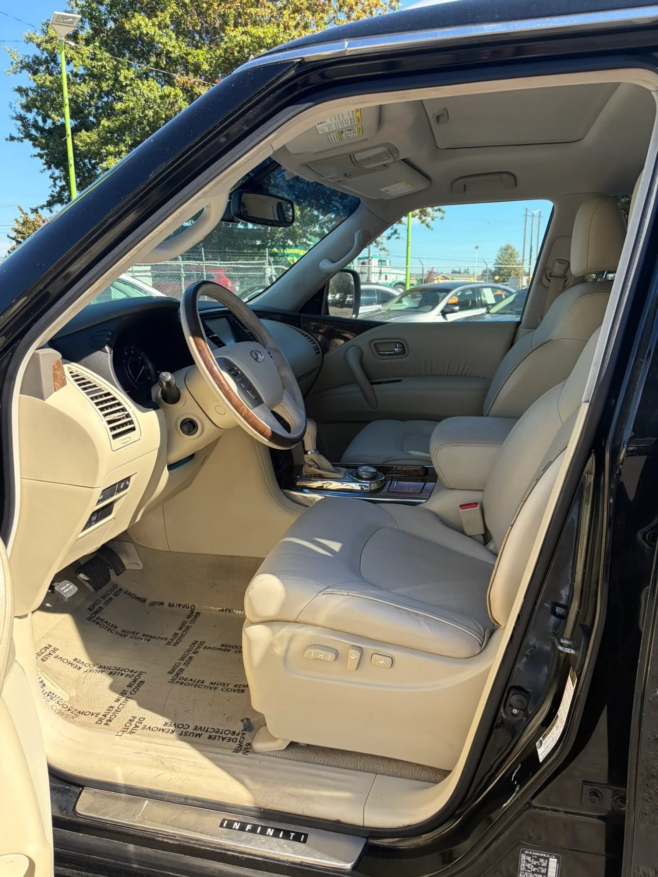 Used 2015 INFINITI QX80 4WD w/ 22" Wheel Package image 9