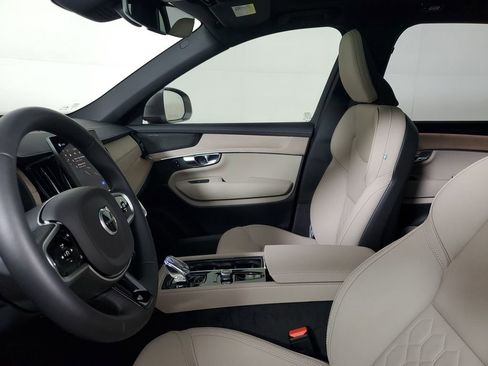 Certified 2026 Volvo XC90 B6 Plus w/ Protection Package Premier AWD/4WD image 24