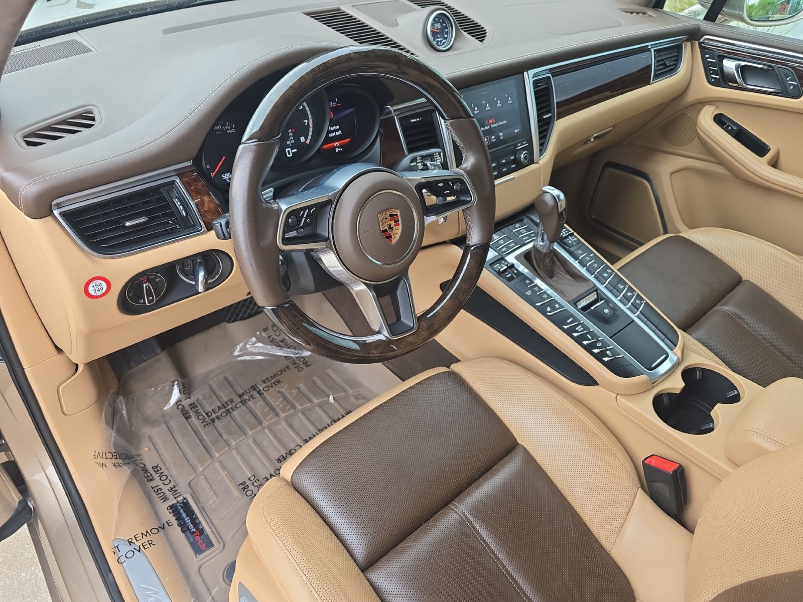 Used 2017 Porsche Macan Turbo AWD/4WD image 4
