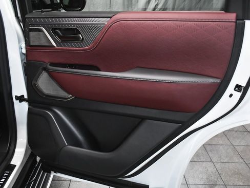 Used 2025 INFINITI QX80 Autograph image 16