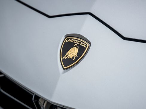Used 2020 Lamborghini Urus image 16