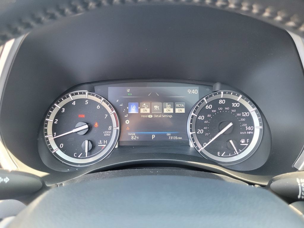 Used 2022 Toyota Highlander XLE AWD/4WD image 25