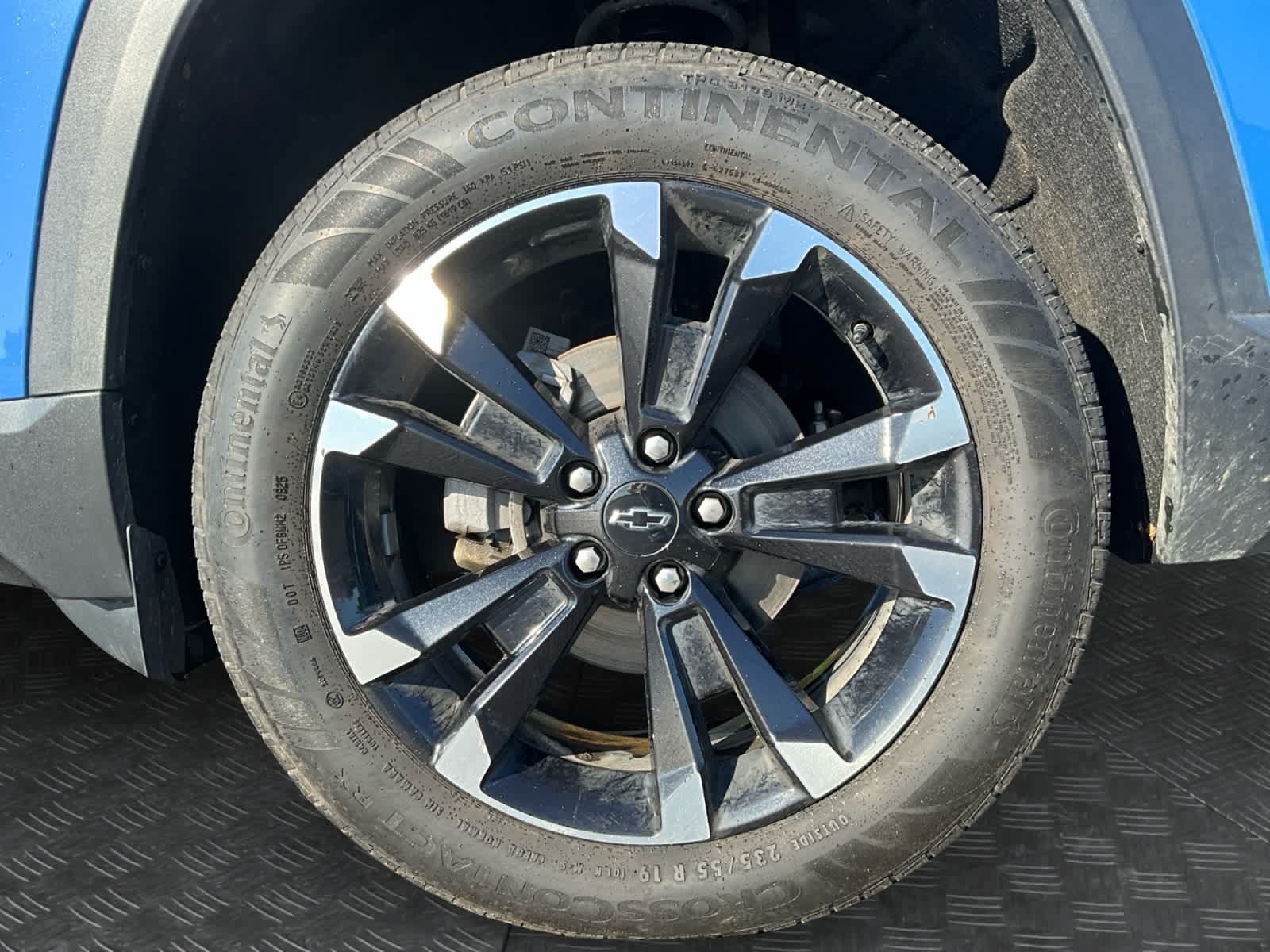 Used 2025 Chevrolet Equinox RS AWD/4WD image 14