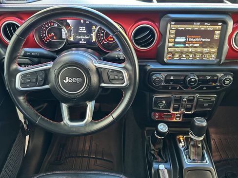 Used 2022 Jeep Gladiator Rubicon image 16