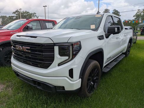 Used 2022 GMC Sierra 1500 Elevation w/ Elevation Premium Package AWD/4WD image 3