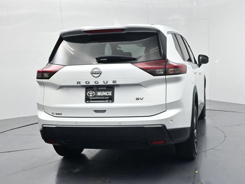 Used 2024 Nissan Rogue SV FWD image 7