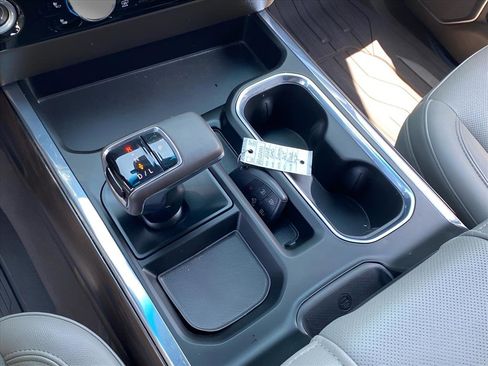 Used 2023 GMC Sierra 1500 SLT w/ SLT Premium Package image 14