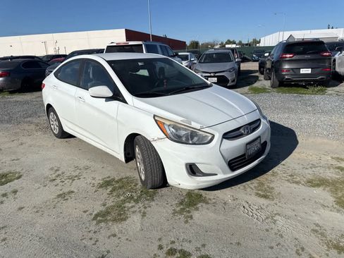 Used 2016 Hyundai Accent SE w/ Option Group 02 image 3