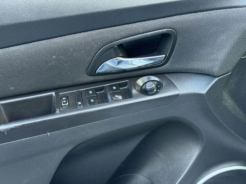 Used 2016 Chevrolet Cruze LT w/ Sun And Sound Package image 17