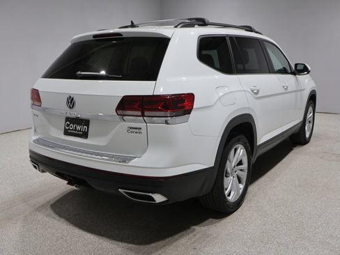 Used 2023 Volkswagen Atlas SE AWD/4WD image 2