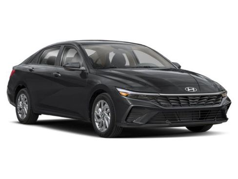 Used 2024 Hyundai Elantra SEL w/ Convenience Package image 9