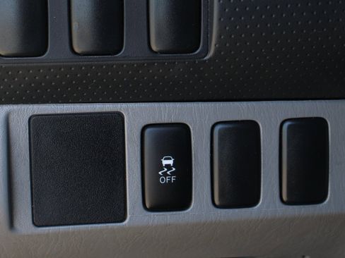 Used 2013 Toyota Tacoma Base image 18