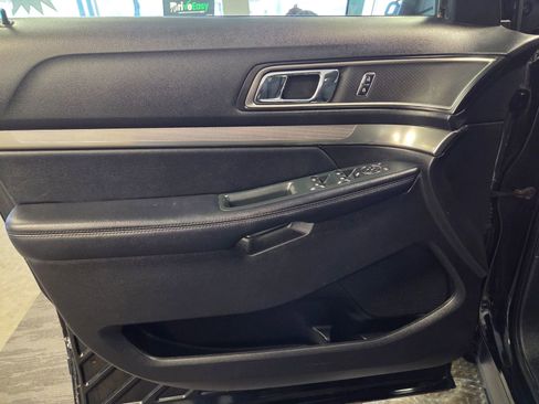 Used 2018 Ford Explorer XLT w/ Equipment Group 201A image 40