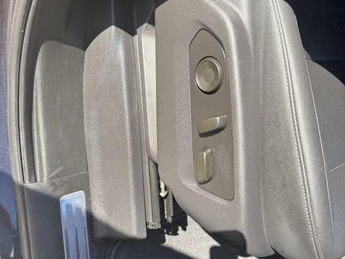 Used 2024 GMC Sierra 1500 SLT image 40