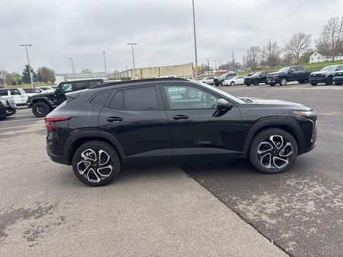 Used 2025 Chevrolet Trax RS w/ Sunroof Package image 8