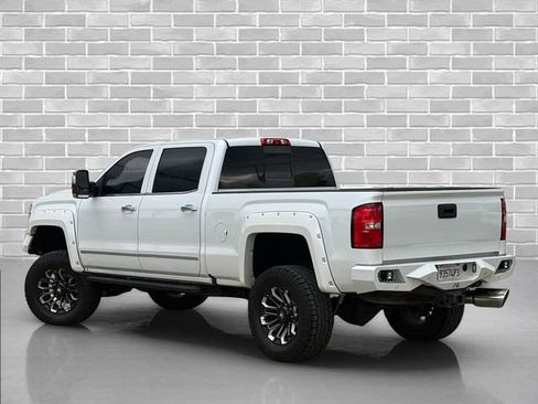 Used 2018 GMC Sierra 2500 Denali w/ Duramax Plus Package AWD/4WD image 4