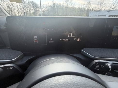 Used 2025 Nissan Kicks SV image 16