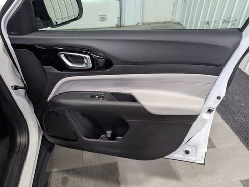 Used 2025 Jeep Compass Limited AWD/4WD image 27
