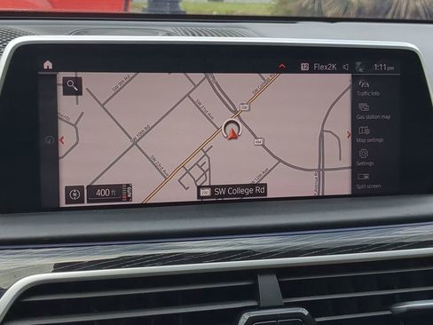 Used 2021 BMW 750i xDrive w/ Executive Package image 21