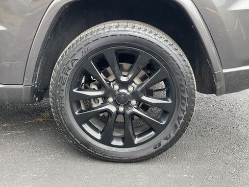 Used 2019 Jeep Grand Cherokee Altitude AWD/4WD image 54