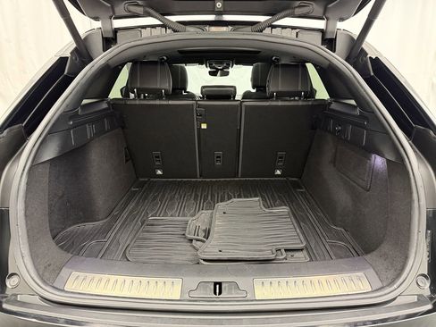 Used 2018 Land Rover Range Rover Velar S image 43