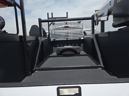 New 2025 Ford F350 XL w/ XL Chrome Package image 9