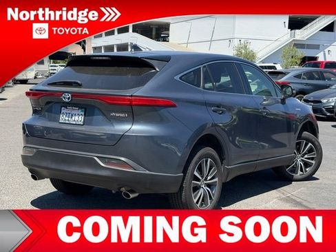 Used 2021 Toyota Venza LE AWD/4WD image 4