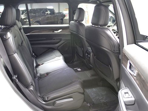 New 2026 Jeep Grand Cherokee L 4WD image 31