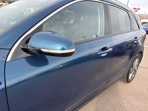 Used 2017 Kia Niro Touring image 20