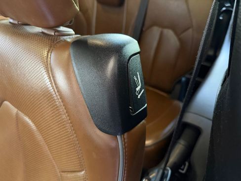 Used 2017 Chrysler Pacifica Limited FWD image 22