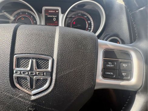 Used 2019 Dodge Journey SE w/ Connectivity Group FWD image 17