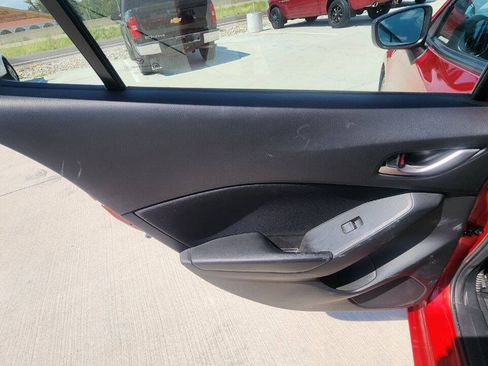 Used 2015 MAZDA MAZDA3 i Sport FWD image 18