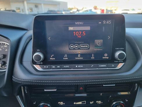 Used 2021 Nissan Rogue SV w/ Premium Package image 18